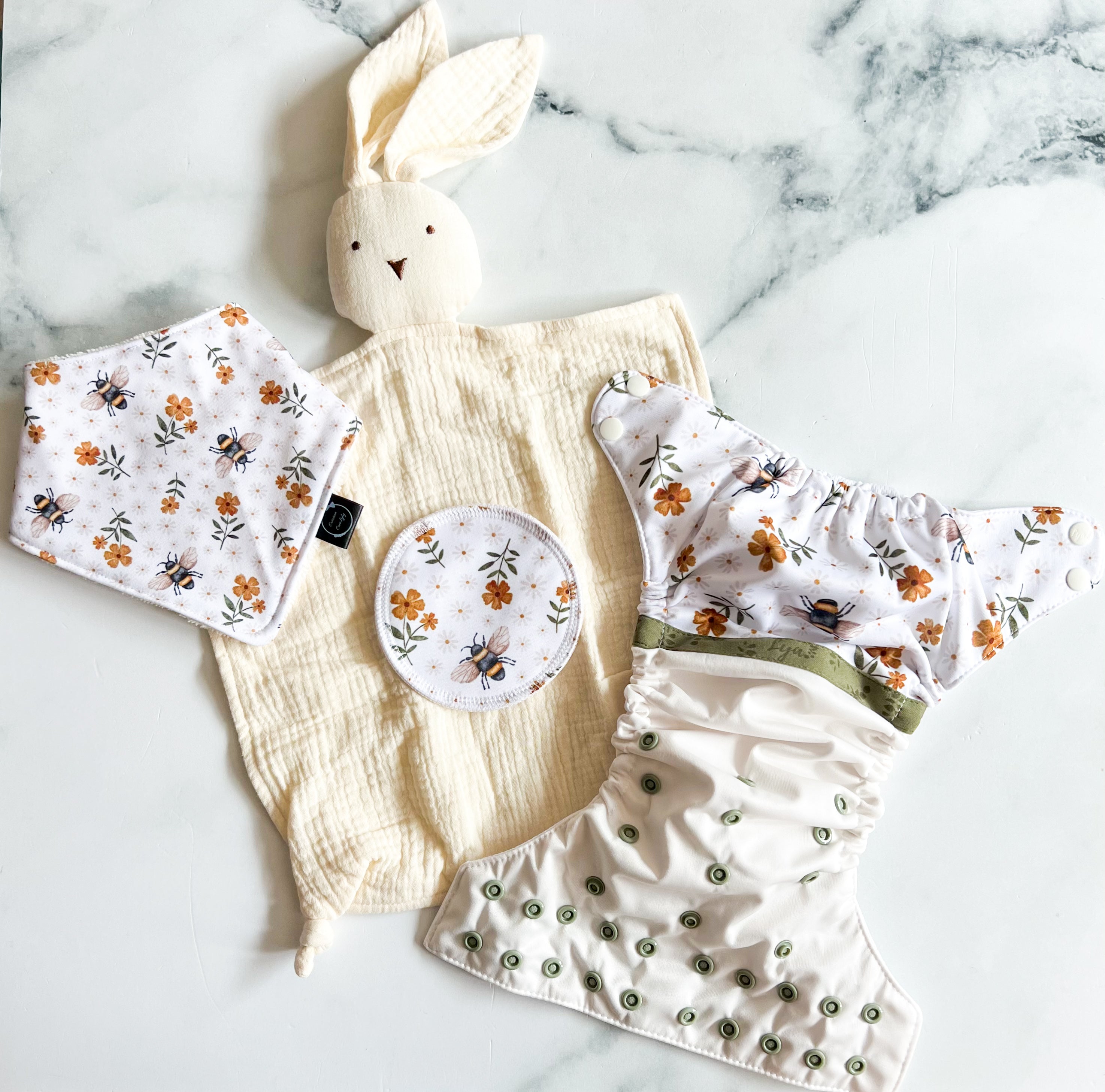 Couche lavable à poche Abeille de la marque Lya