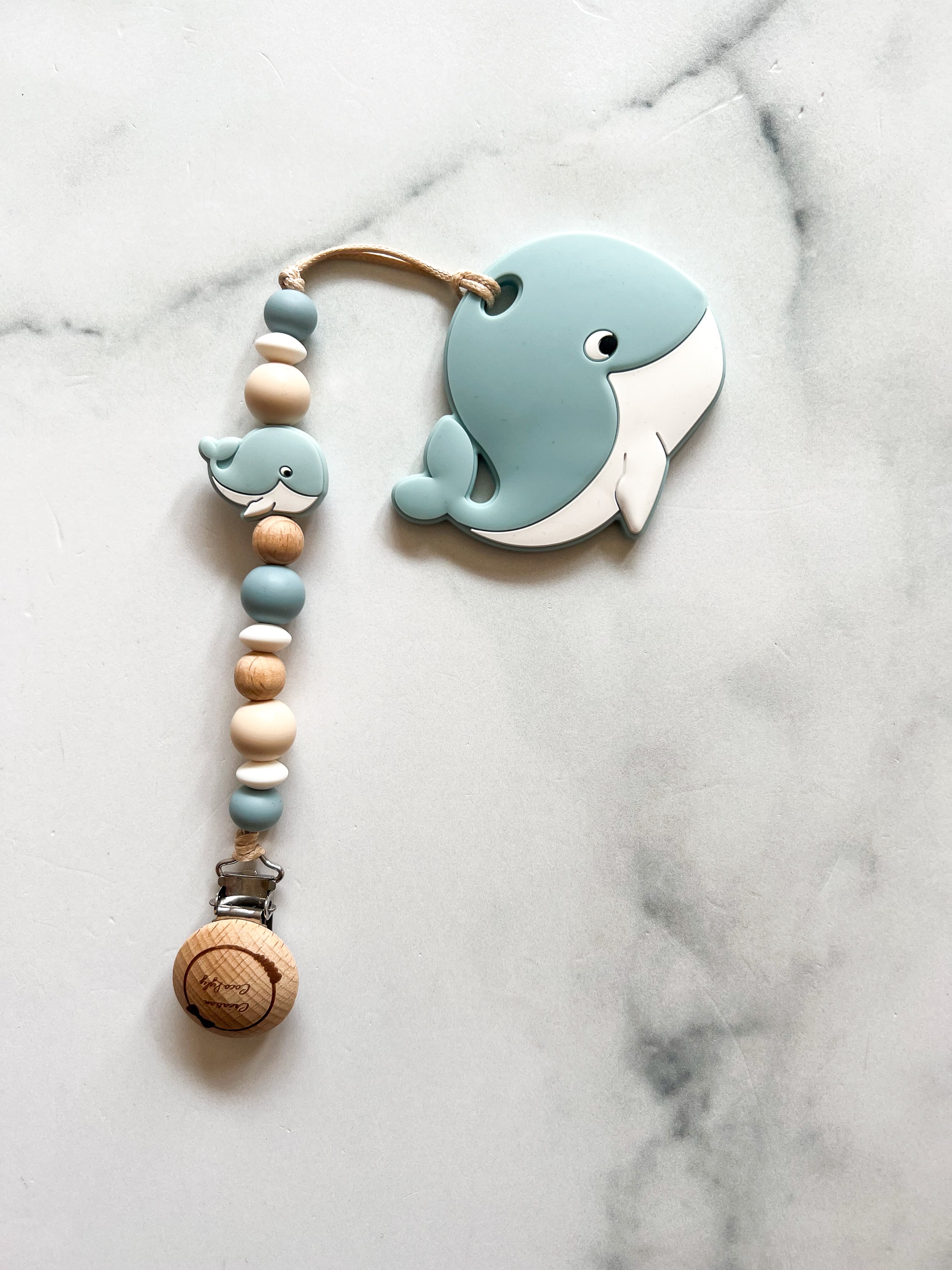 Duo attache suce et jouet de dentition baleine bleu