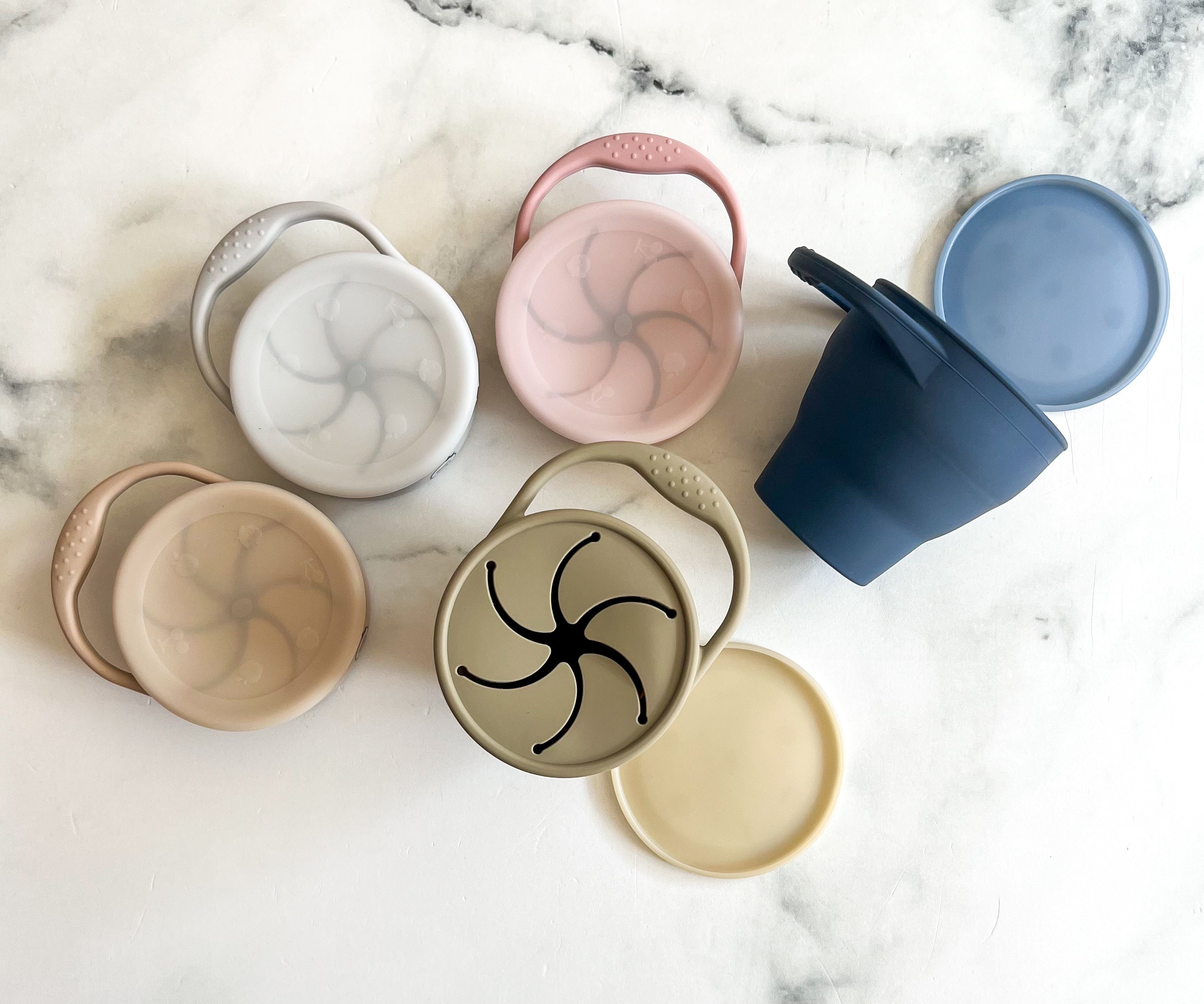 Plat rétractable à collation