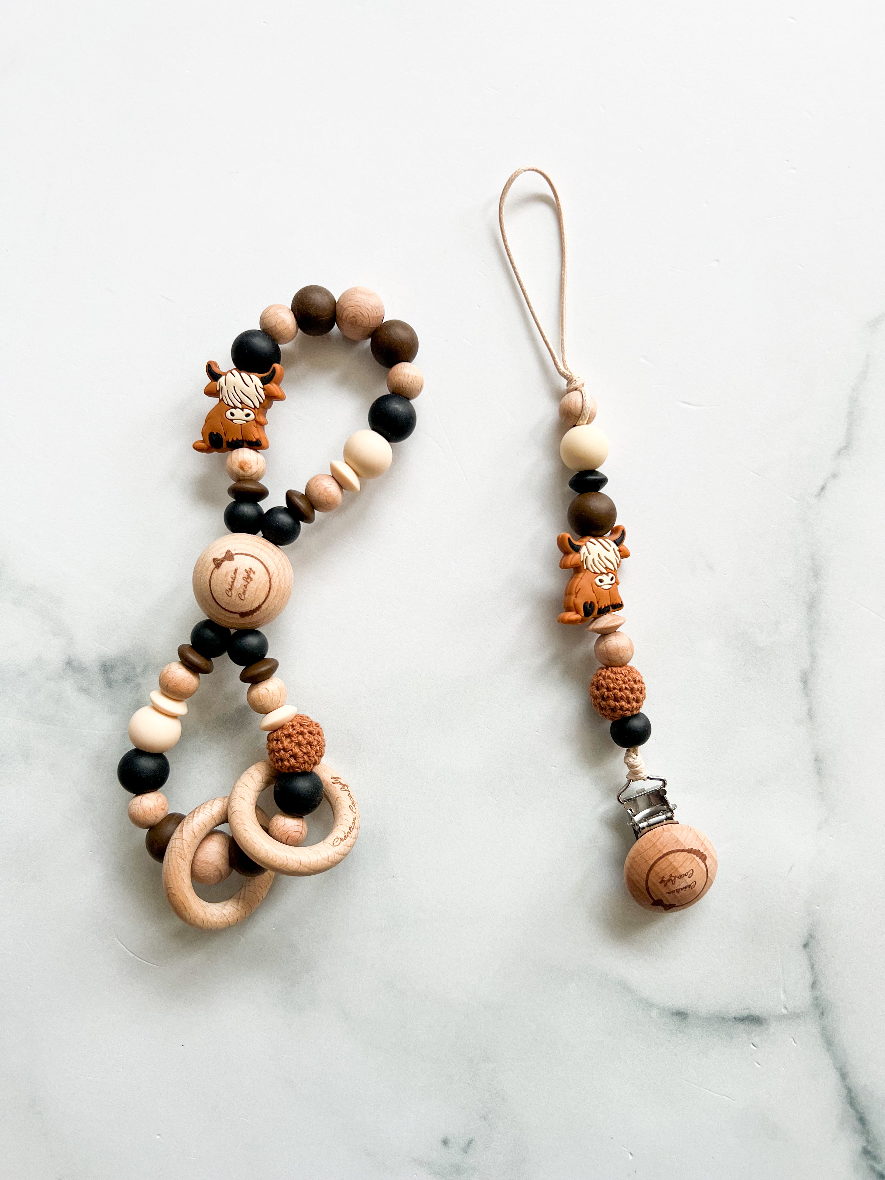 Duo attache-suce et hochet infini vache Highland (voir description)