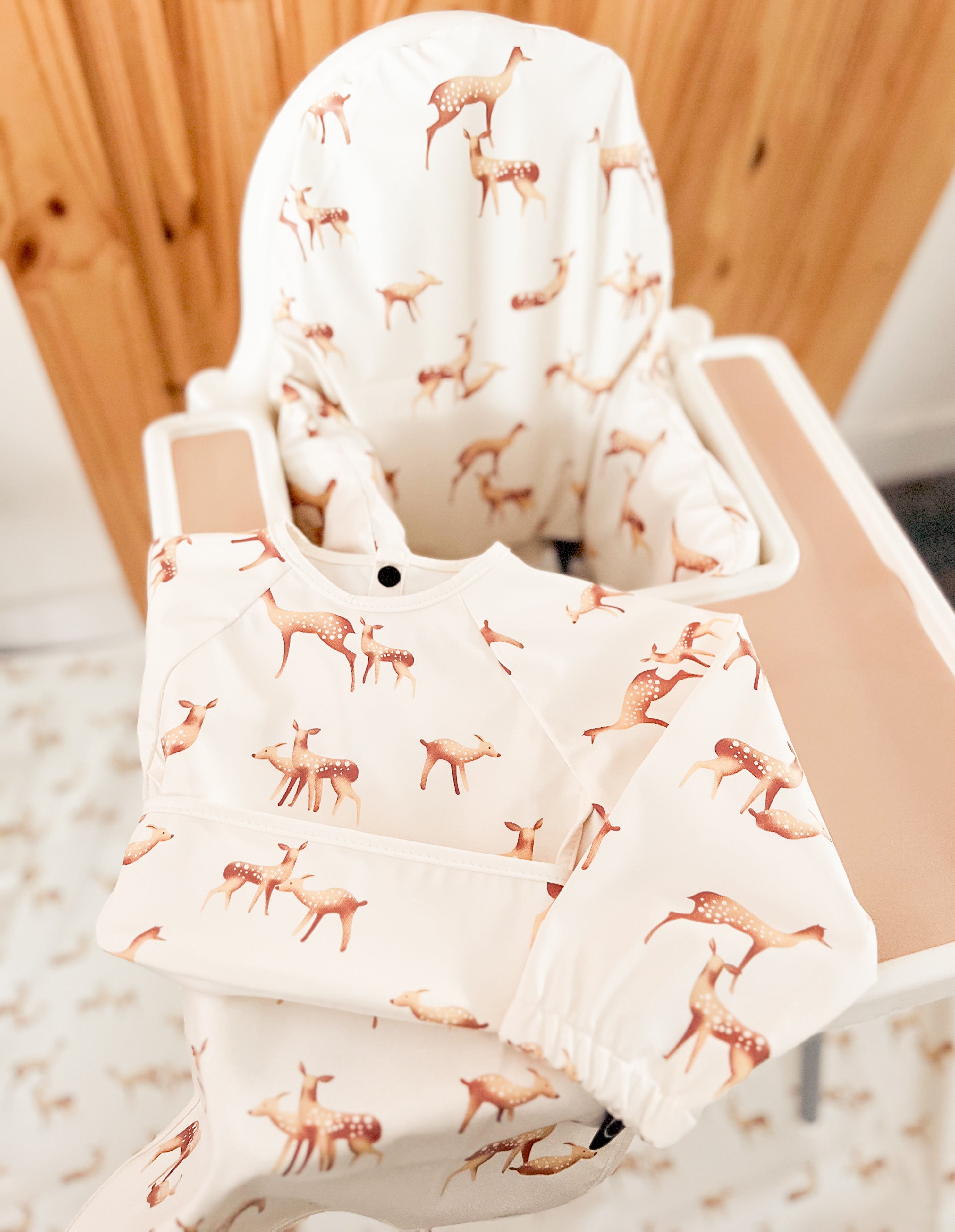 Tapis antidérapant pour dessous de chaise haute. Les chevreuils