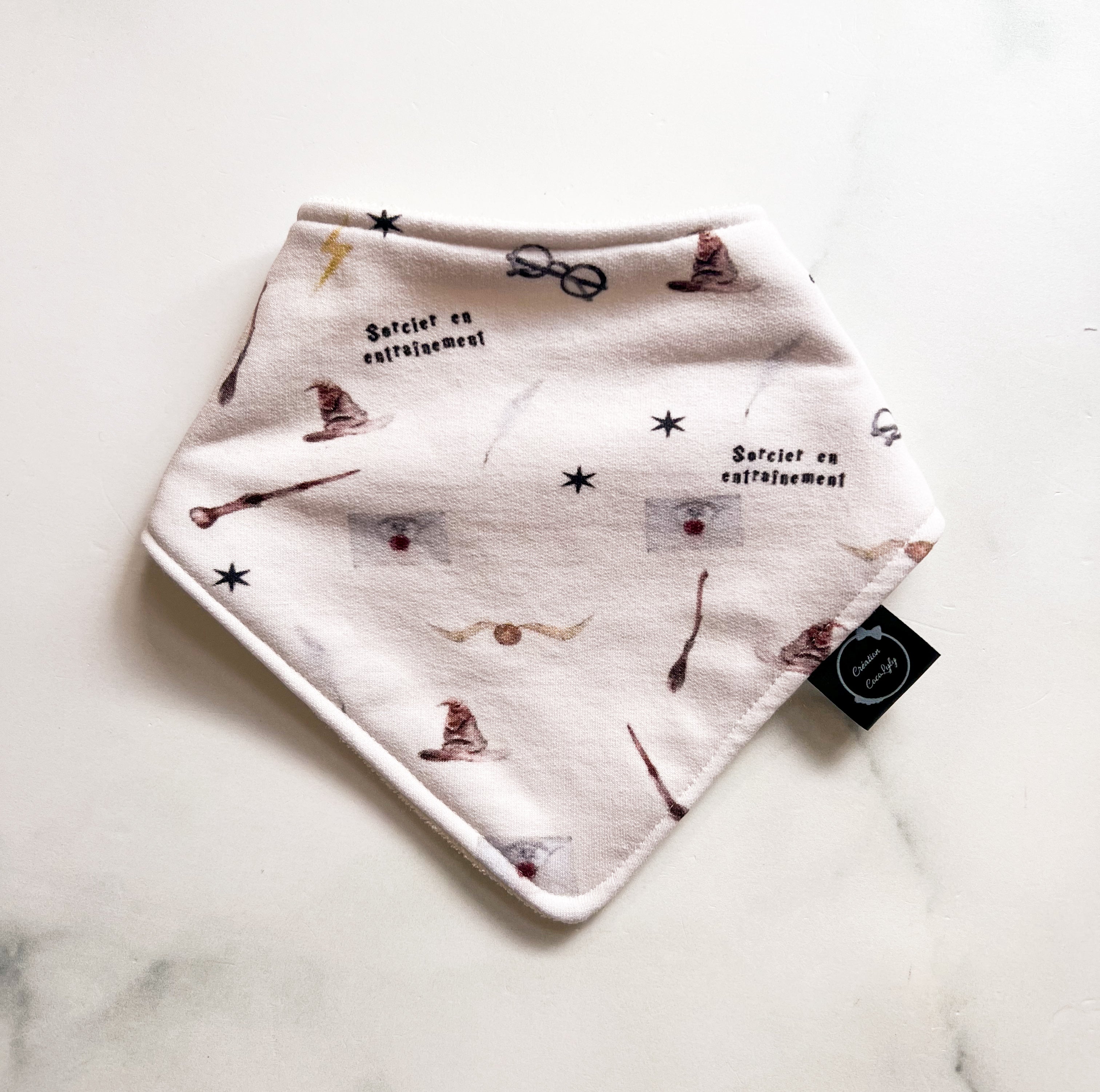 Bavoir sorcier ajustable