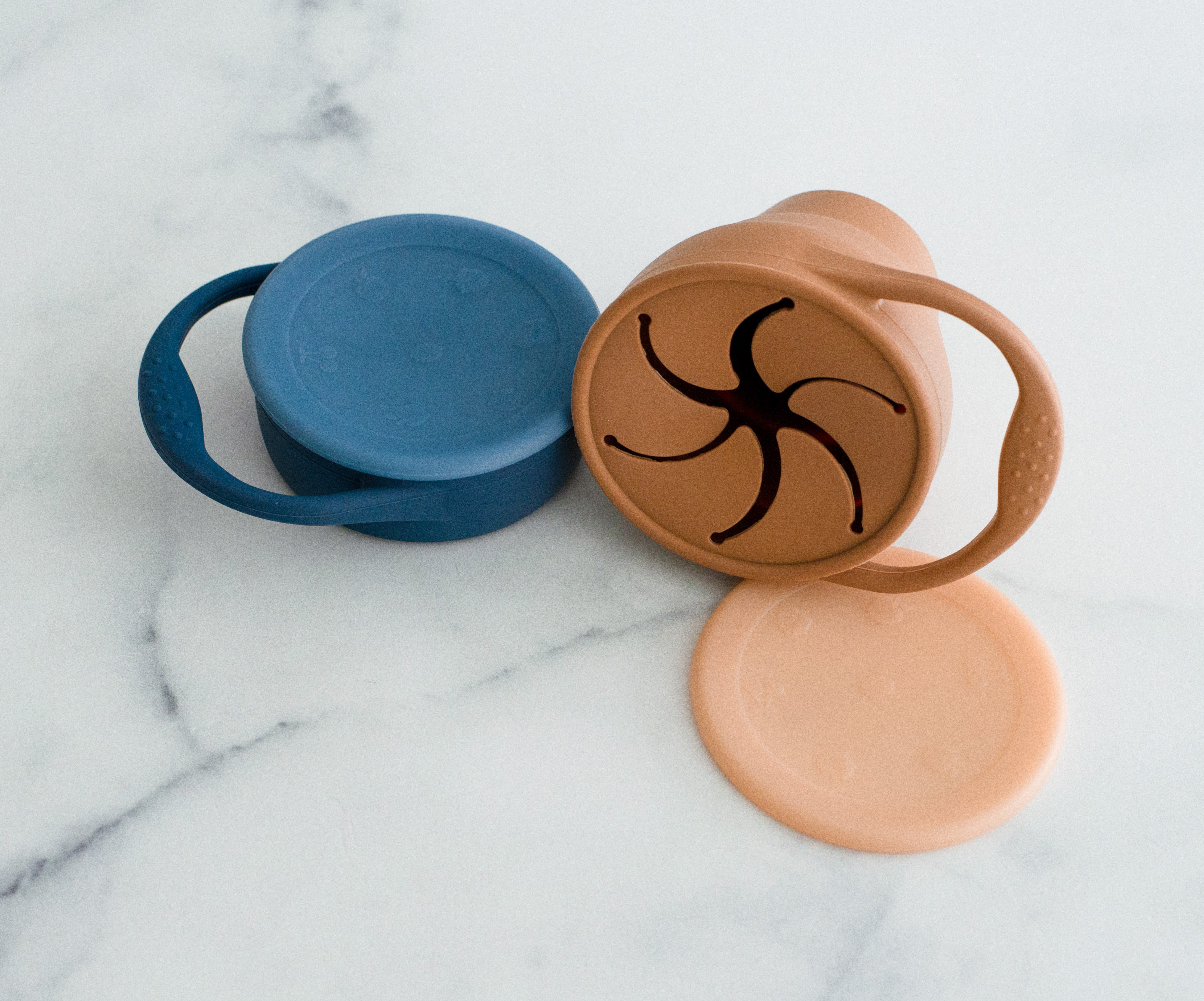 Plat rétractable à collation