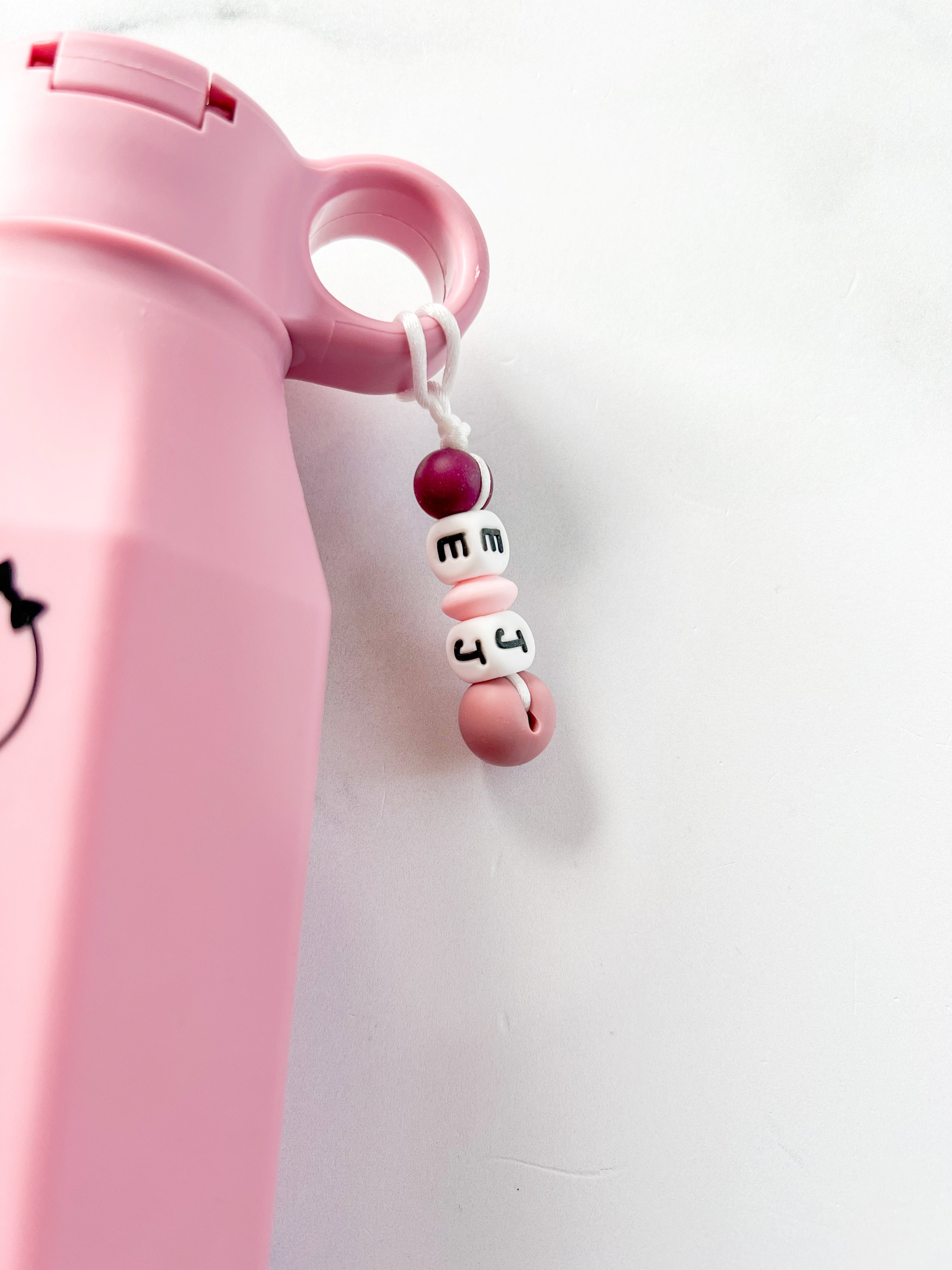 Identifiant avec initial personnalisé sans bille figurine