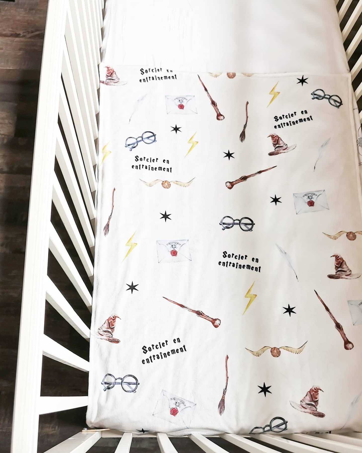 PRÉCOMMANDE Doudou basinette petit sorcier