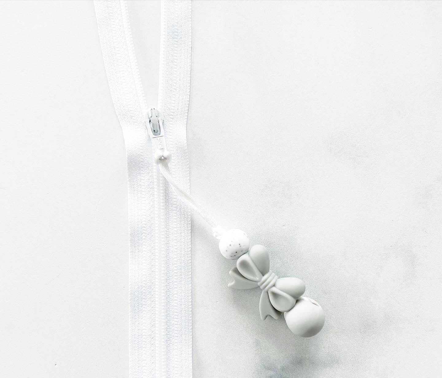 Attache zip cancer du sein gris