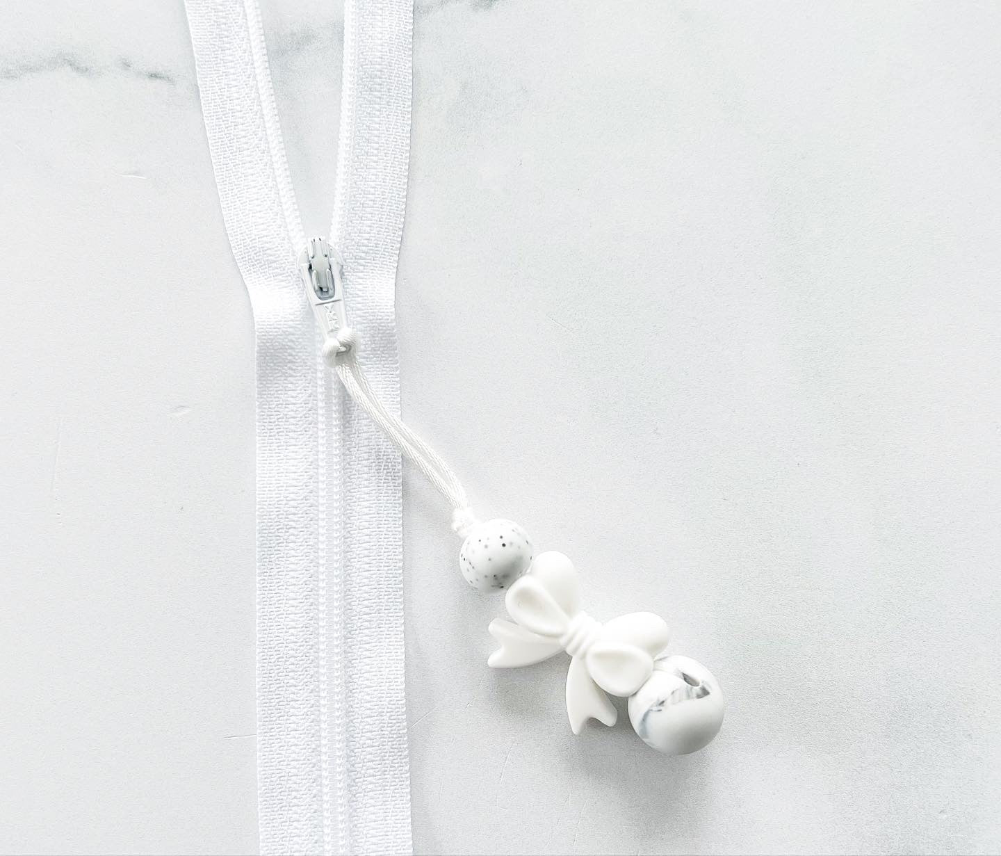 Attache zip cancer du sein blanc